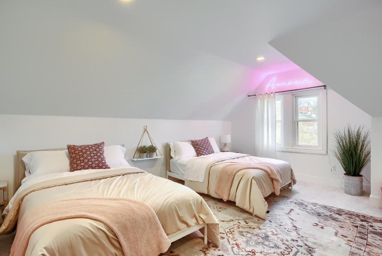 Newly Renovated Victorian Gem Perfect Space For Family Vacations! Pittsburgh Zewnętrze zdjęcie